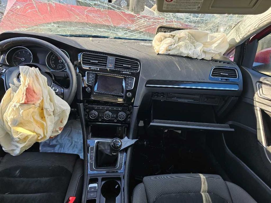 dezmembrez vw golf 7 1.2 cjza 77kw an 2014 volan stanga