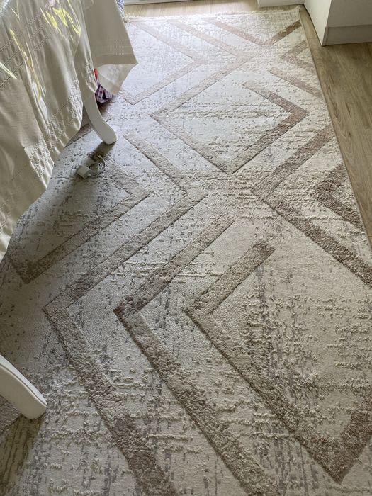 Ковер, белый, среднего размера 2х3