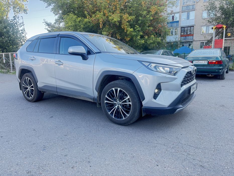 Продам Toyota RAV4