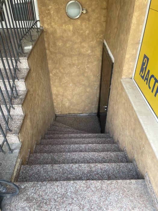 Отдавам под наем 2 подземни паркоместа, гр.Варна ул. Хан Аспарух, №8