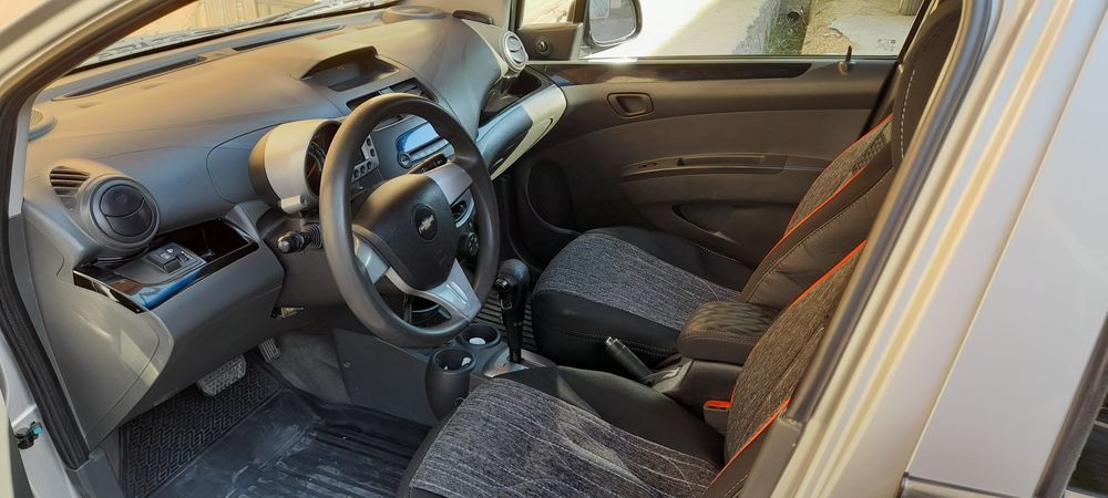 Spark sotiladi. Avtomat. Metan/benzin