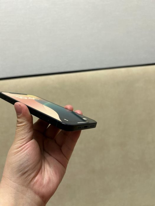 IPhone 12. Память 128.