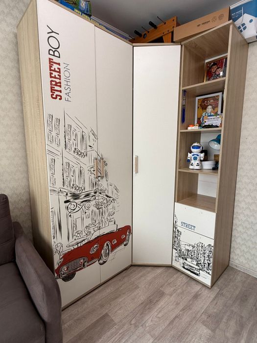 Продается Детский набор мебель