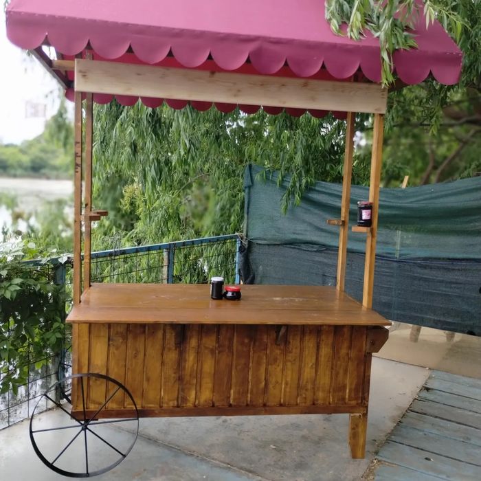 Bar mobil din lemn , suport sticla trifoi  etc - rustic și elegant! -
