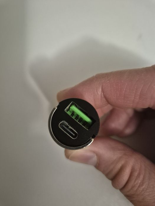 Încărcător auto usb c