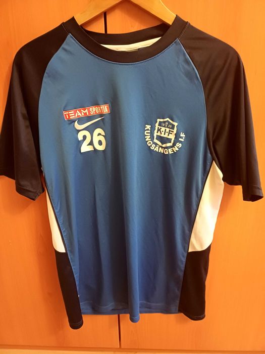 Футболна тениска на шведския отбор Kungsängens IF номер 26 Размер M