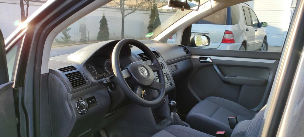 VOLKSWAGEN Touran 2004 — imagine 2