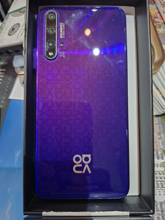 Telefon aproape nou cu incarcator