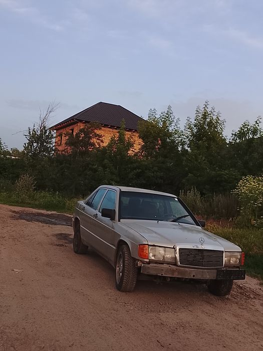 Mercedes Benz 190E 23