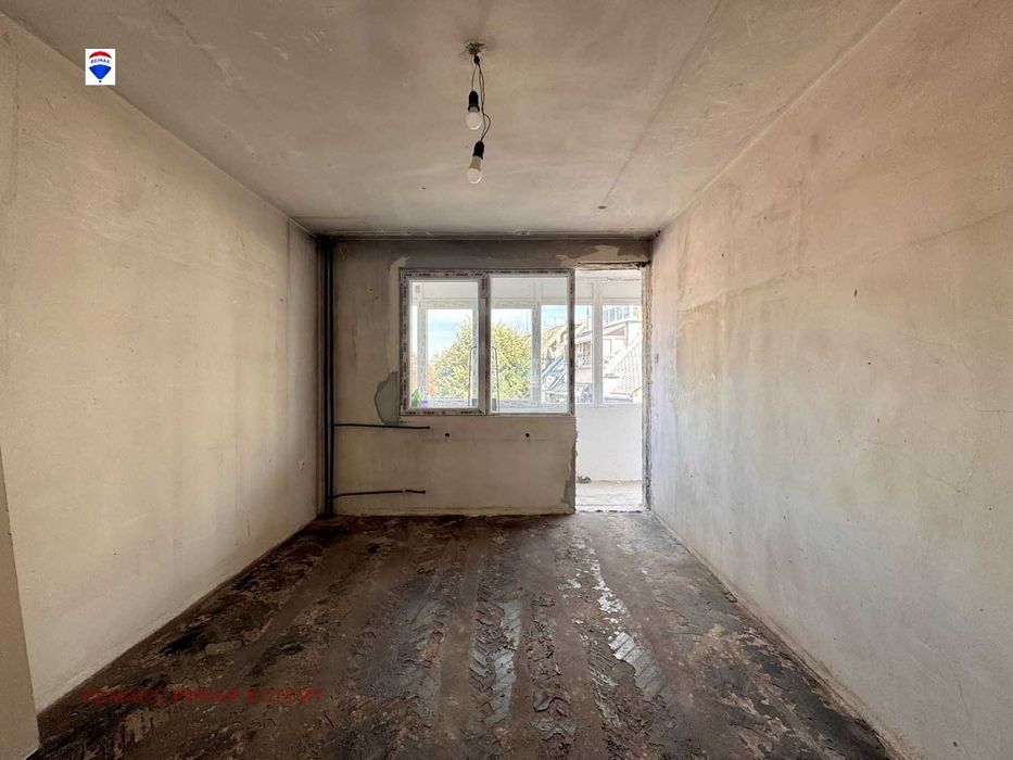 Продава се Тристаен апартамент в Русе, Център - 93 кв.м за 2075 €/кв.м - Снимка #6