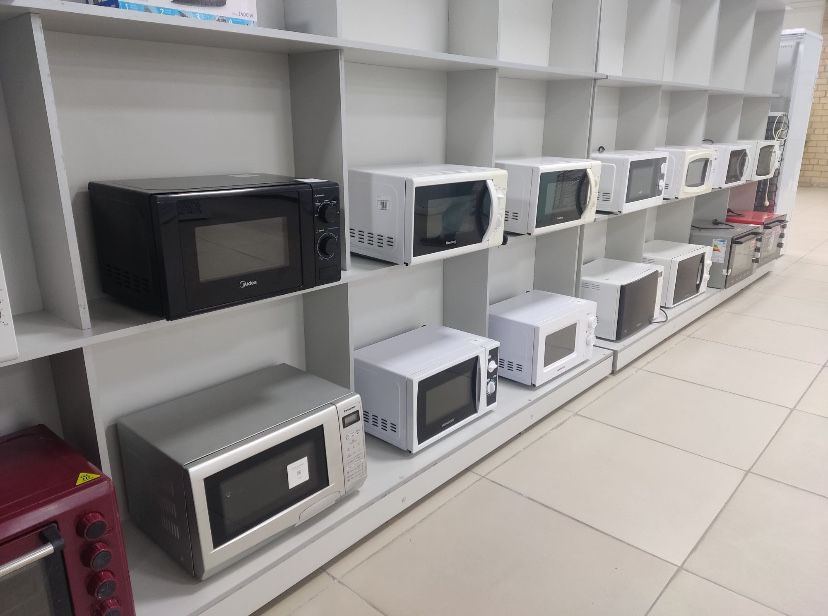 Микроволновые печи разных моделей