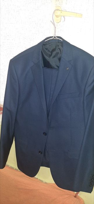 Продаются мужские костюмы. Б/У