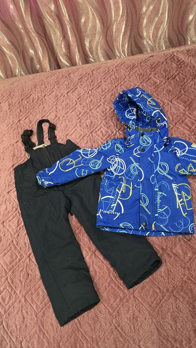 Продам детский костюм на осень