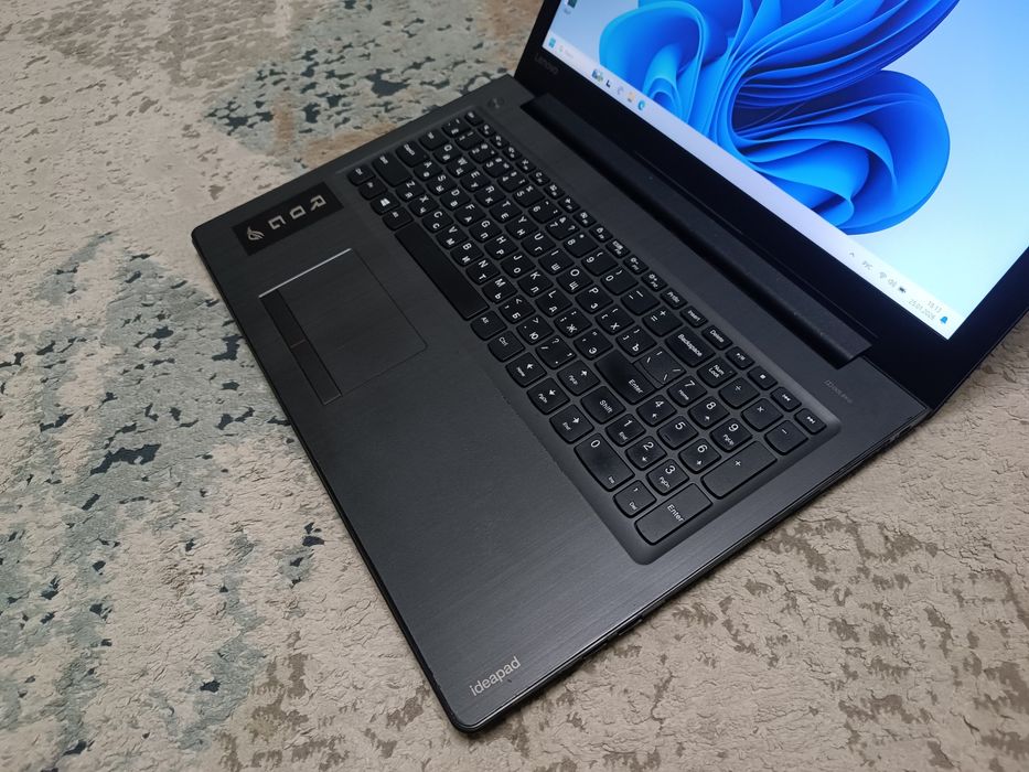 Мощный с SSD ноутбук Lenovo