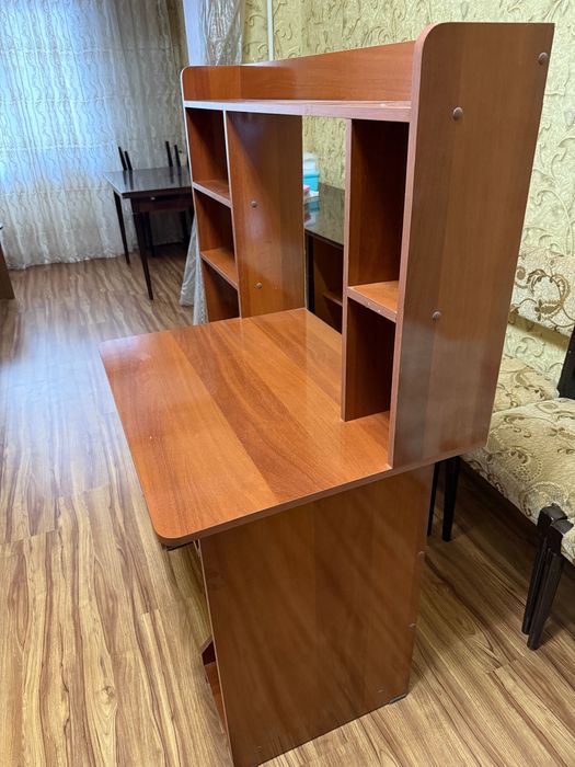 Рабочий стол Продается, Самовывоз