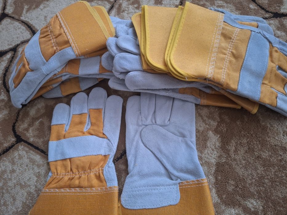 Перчатки из кожи для работ