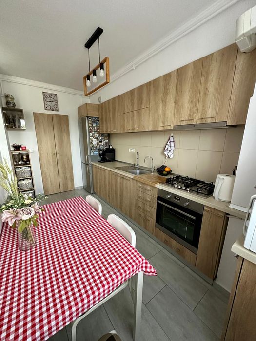 Apartament 3 camere 56 mp + 18 mp balcon, Mărăști