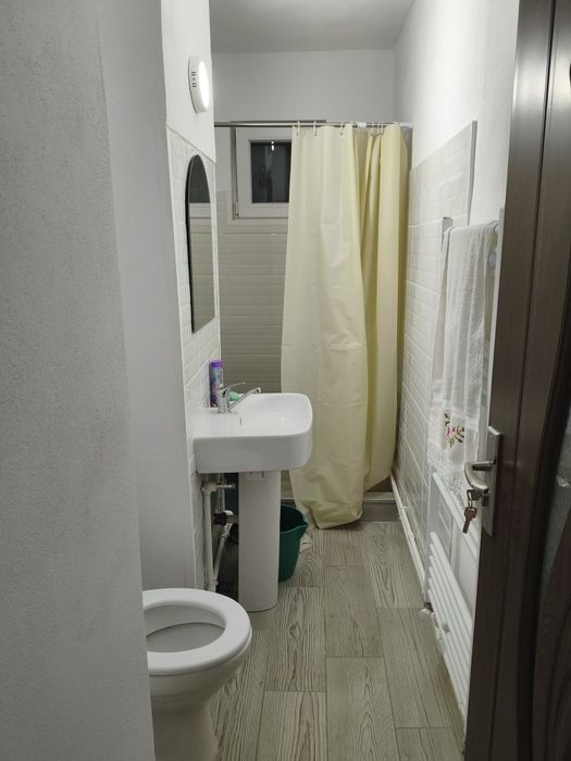 Apartament cu 3 camere,Etaj 1, Zona Rotunda, Totul Nou