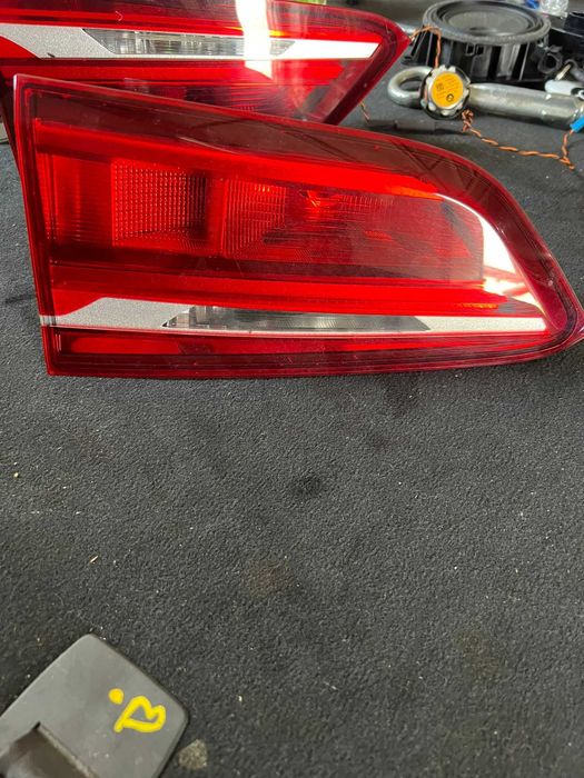 Tripla triple stop lampa stanga dreapta haion hayon portbagaj BMW X1 F48 cod 2710633 2710634