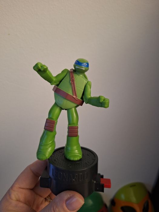 Lot Turtles Ninja 6 măști + 2 figurine.