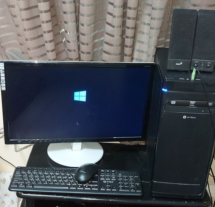 Igravoy kompyuter srochniy sotiladi