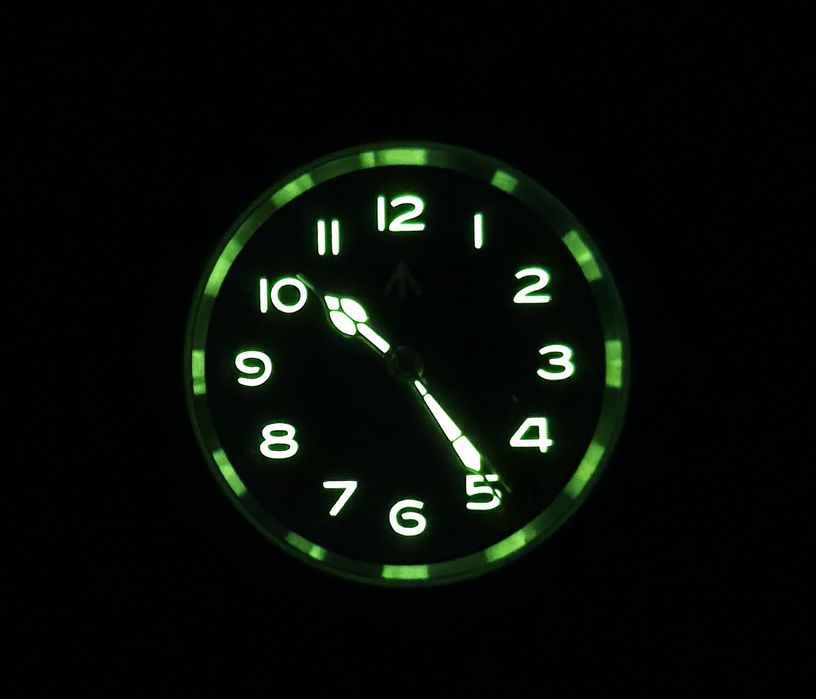 Militado Murph, 38 mm, 316L, safir