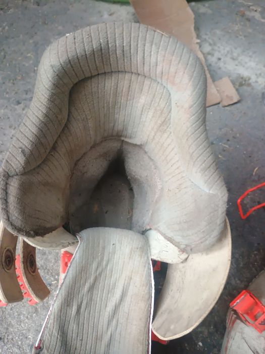 Clăpari mărimea 41