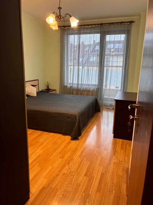 Продава 2-стаен апартамент и двоен гараж на ул. Риккардо Ваккарини