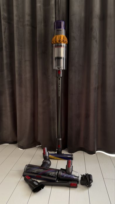 Dyson V15 Detect Absolute - echipat complet ( ca nou )
