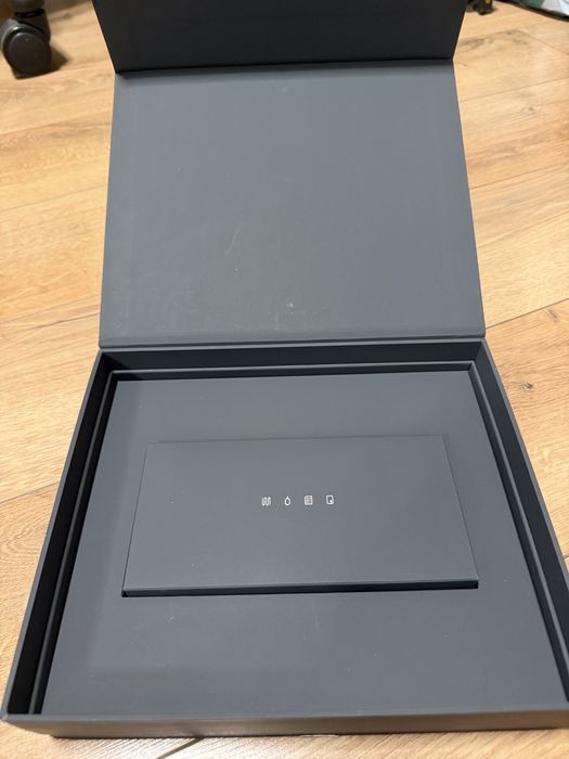 Продавам Honor Magic V3 12/512 GB Black