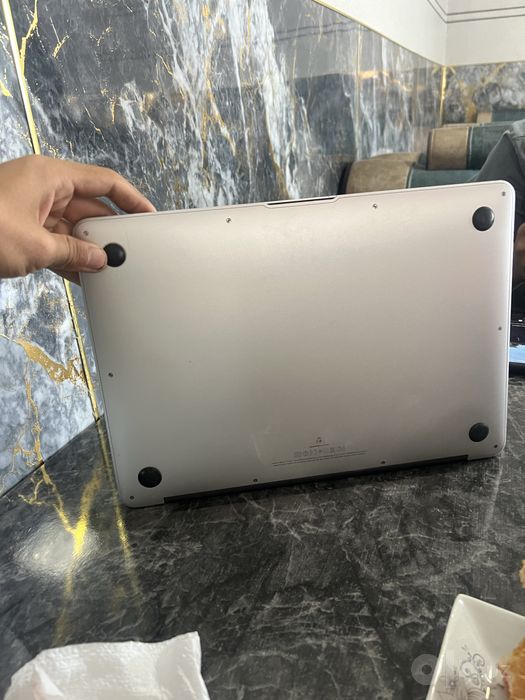 Sotiladi macBook air
