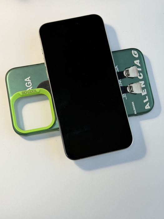 Телефон  iPhone 15 pro max