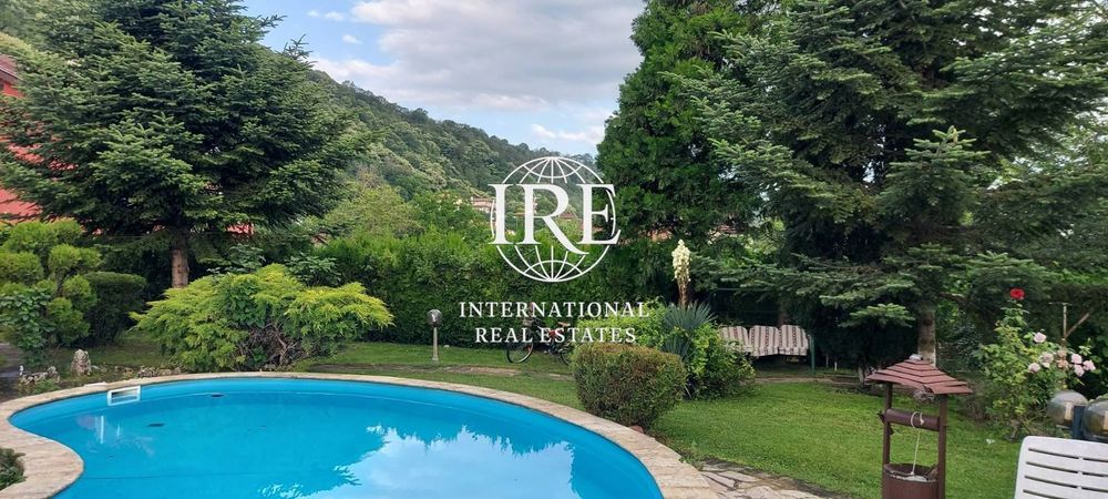 International Real Estates (IRE) представя:Триетажна къща с нескривае