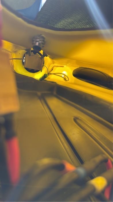 Vand Navomodel cu o cuva si Autopilot Alpha blue