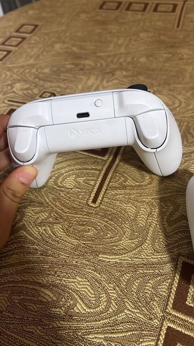 Продам или обмен Xbox one 512 gb
