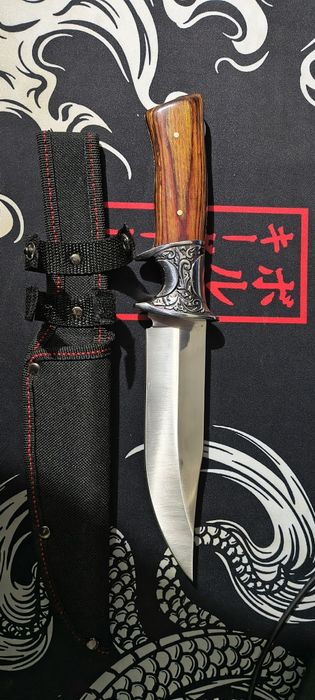 Ловджийски нож с калъф