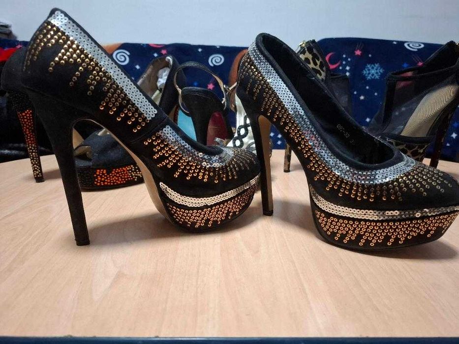 Pantofi ,sandale masuri 39 si 40