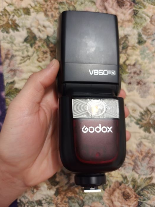 Godox v860III pentru camere Nikon z