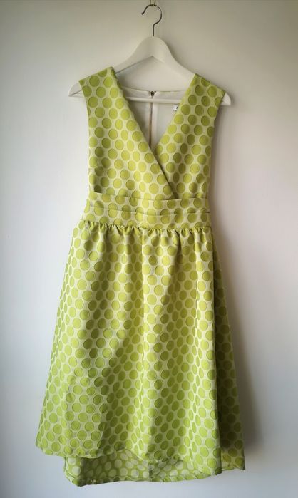 Rochie verde crud, cu buline.