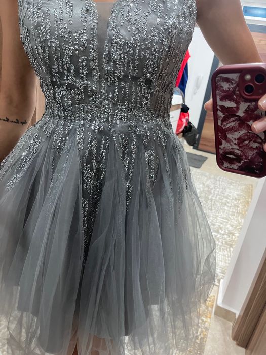 Къса официална рокля