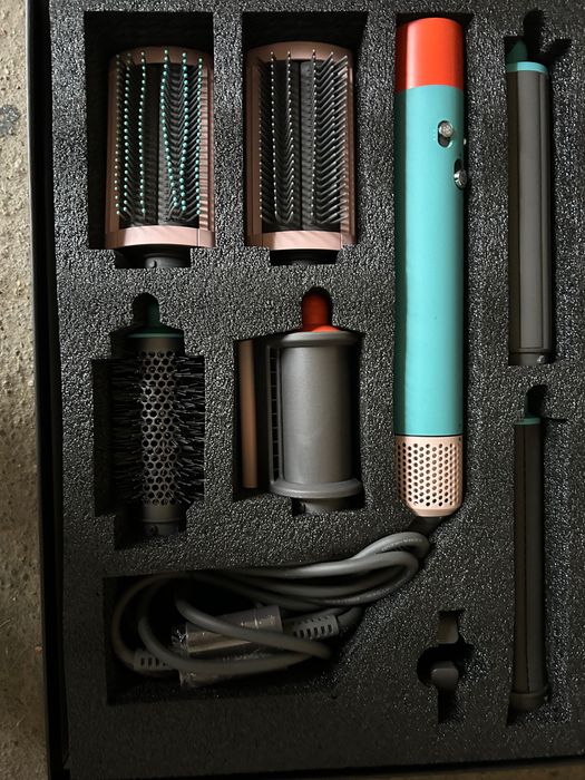 Маша сешуар  за косата