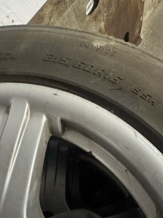 Продам резину летнию с дисками на R16, 5/112.