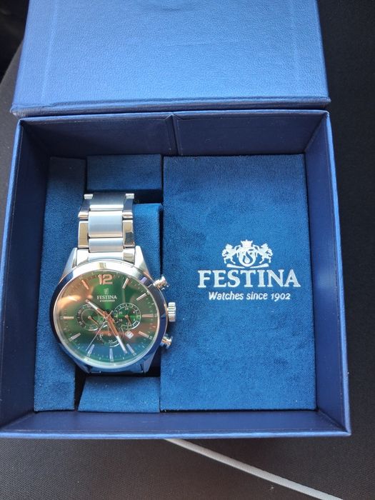 Ceas festina nou