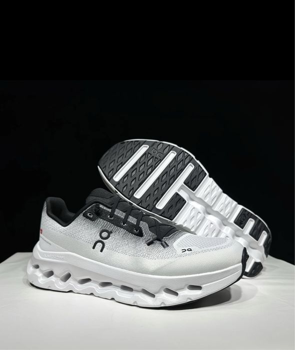 Новые кроссовки