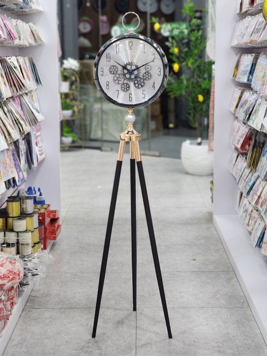 Напольные часы 3 ножки скидку