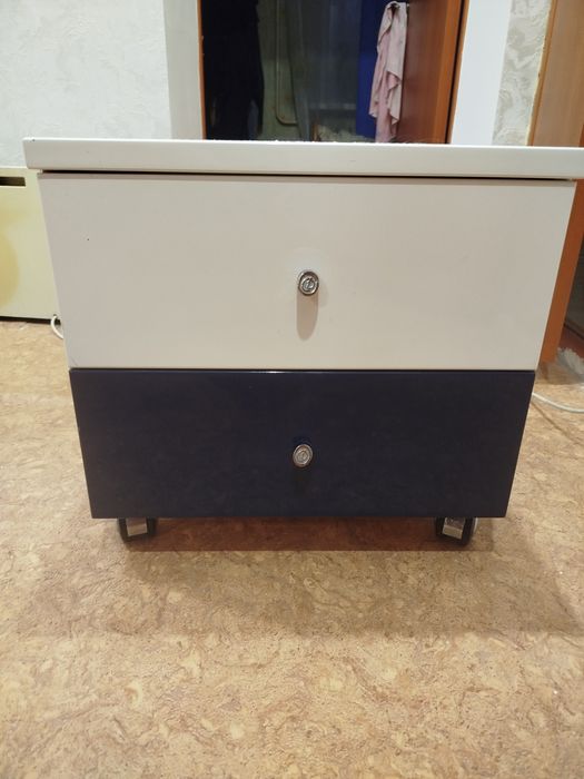 Тумбочка, тумбочка