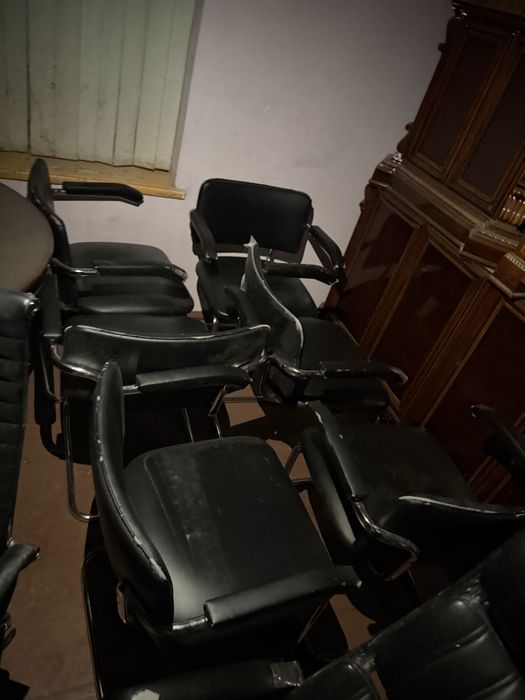 Продам офисные стулья и кресла