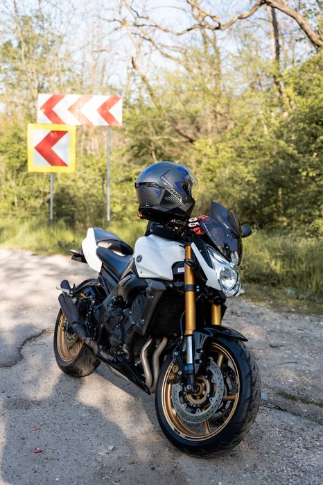 Yamaha fz800 2011 naked accesorizata