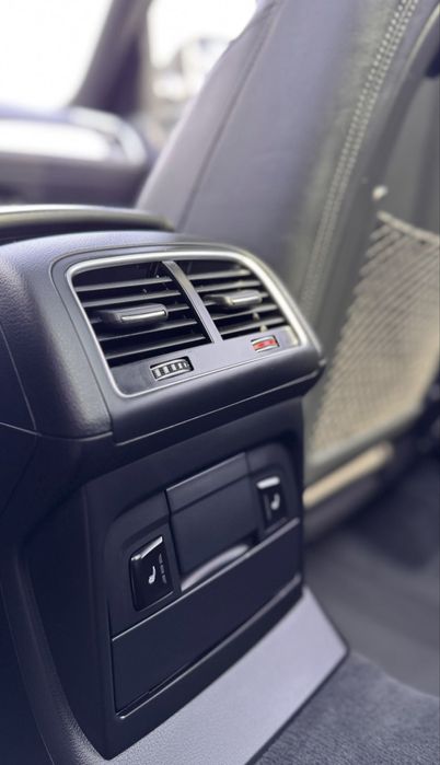 Audi Q5 S-Line / 2.0L / Quattro / Automatic