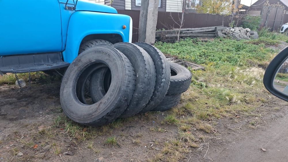 Продам шины на Камаз